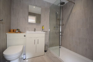 2b Harbord Road - 2nd floor master bedroom shower room